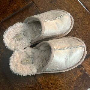 Little girls UGG slippers